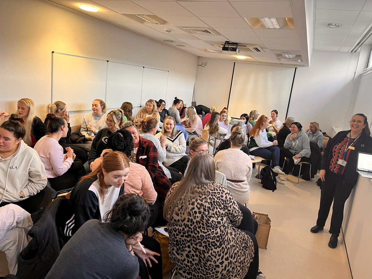 mwstephmair's tweet image. Great morning with our @NHSGGC Newly Qualified Midwives talking about all things Perinatal &amp;amp; Infant Mental Health. Finishing off with a little #5MinuteMeSpace #CompassionPractice Welcome to the family all of you! We’re so happy you’re here! 👏🏻❤️