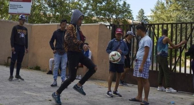 Encuestando's tweet photo. 📊 ¿Que colectivo consideras PELIGROSO para la sociedad?

🔃 MENAS
♥️ CAYETANOS https://t.co/aOy5QaUdSY