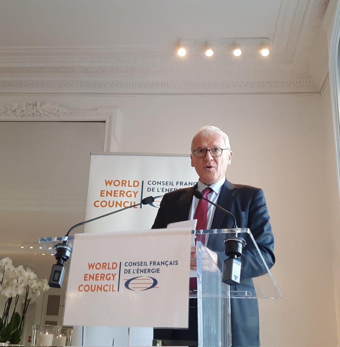 Discours de Jean-Bernard Lévy <a href="/J_B_Levy/">Jean-Bernard Lévy</a>, Président du <a href="/CFE_wec/">Conseil Français de l'Énergie</a> et Président-Directeur général d'<a href="/EDFofficiel/">EDF</a> au #ForumCFE : 
Building more structural solutions is essential. The reform of the market design is more than ever needed.