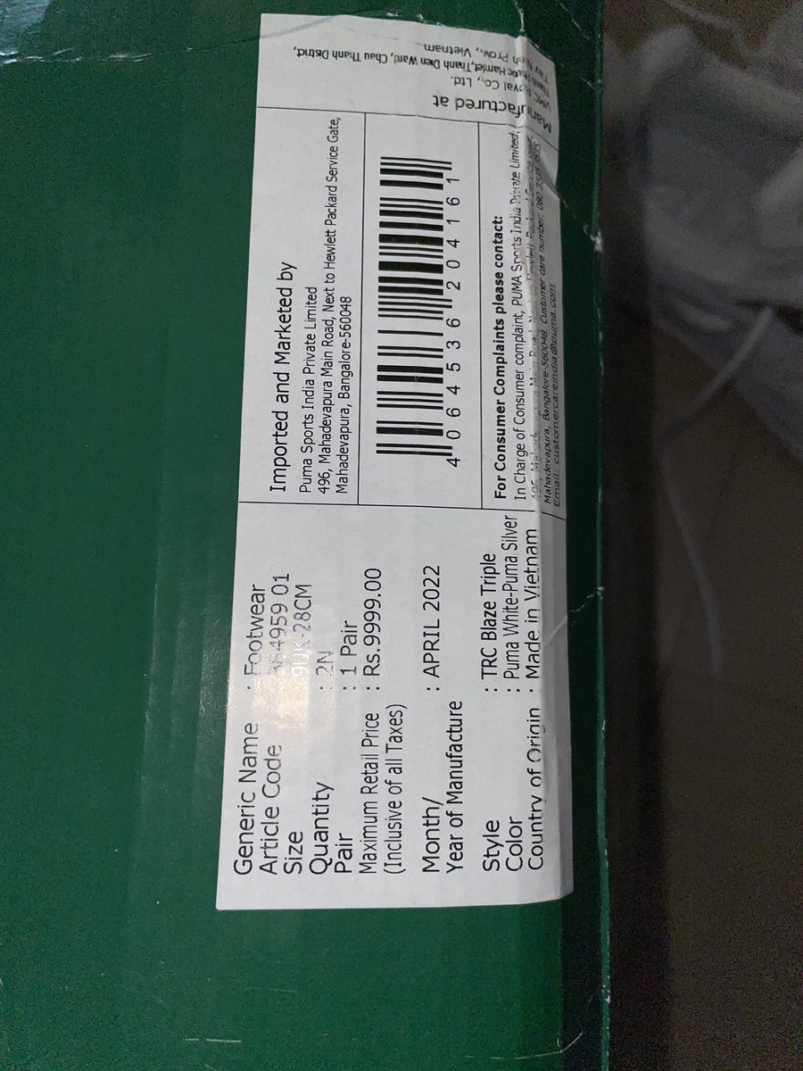 aruunabh's tweet photo. Imagine buying shoes worth 8.5k and getting scrapped box like this -_-.@MyntraSupport @myntra https://t.co/pD0kQBRxYd