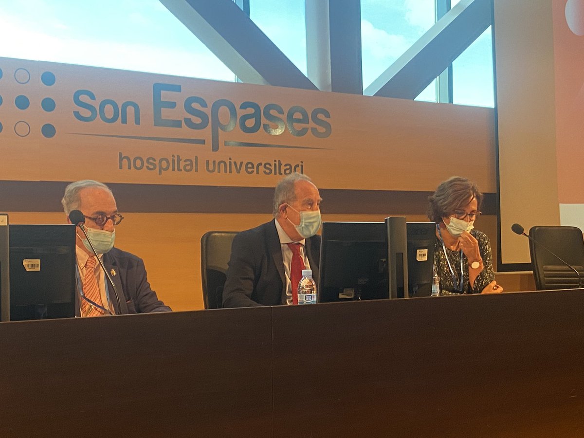 rduror's tweet photo. @JuliFuster la atención primaria y la medicina de familia tiene que estar más presente en las facultades de medicina, necesario como asignatura, en Baleares obligatoria 6 ECTS en quinto y 12 ECTS práctico en sexto #ElvalordeAP https://t.co/8IVYYu8hr2