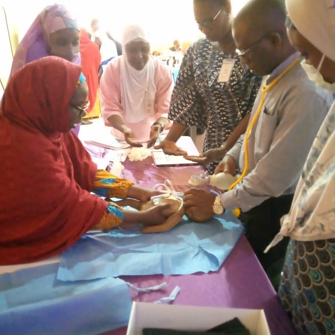 UNICEF_Nigeria's tweet photo. To strengthen the primary healthcare system in Kano State, UNICEF, together with the @Fmohnigeria and the Kano State Ministry of Health, is supporting a 6-day training of doctors and nurses on 'Comprehensive Newborn Care' at Khalifa Sheik Isyaku Rabiu Pediatric Hospital, Kano. https://t.co/YTl3yyN0yG
