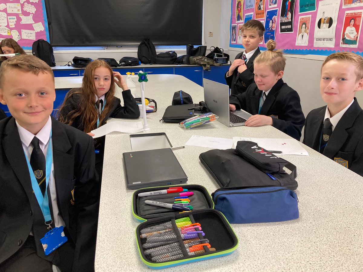 StreetlyScience's tweet photo. The suspects are being questioned! Who killed Mr Gold? The detectives have some great preliminary thoughts. #streetlyofferday https://t.co/1X43CckSGw
