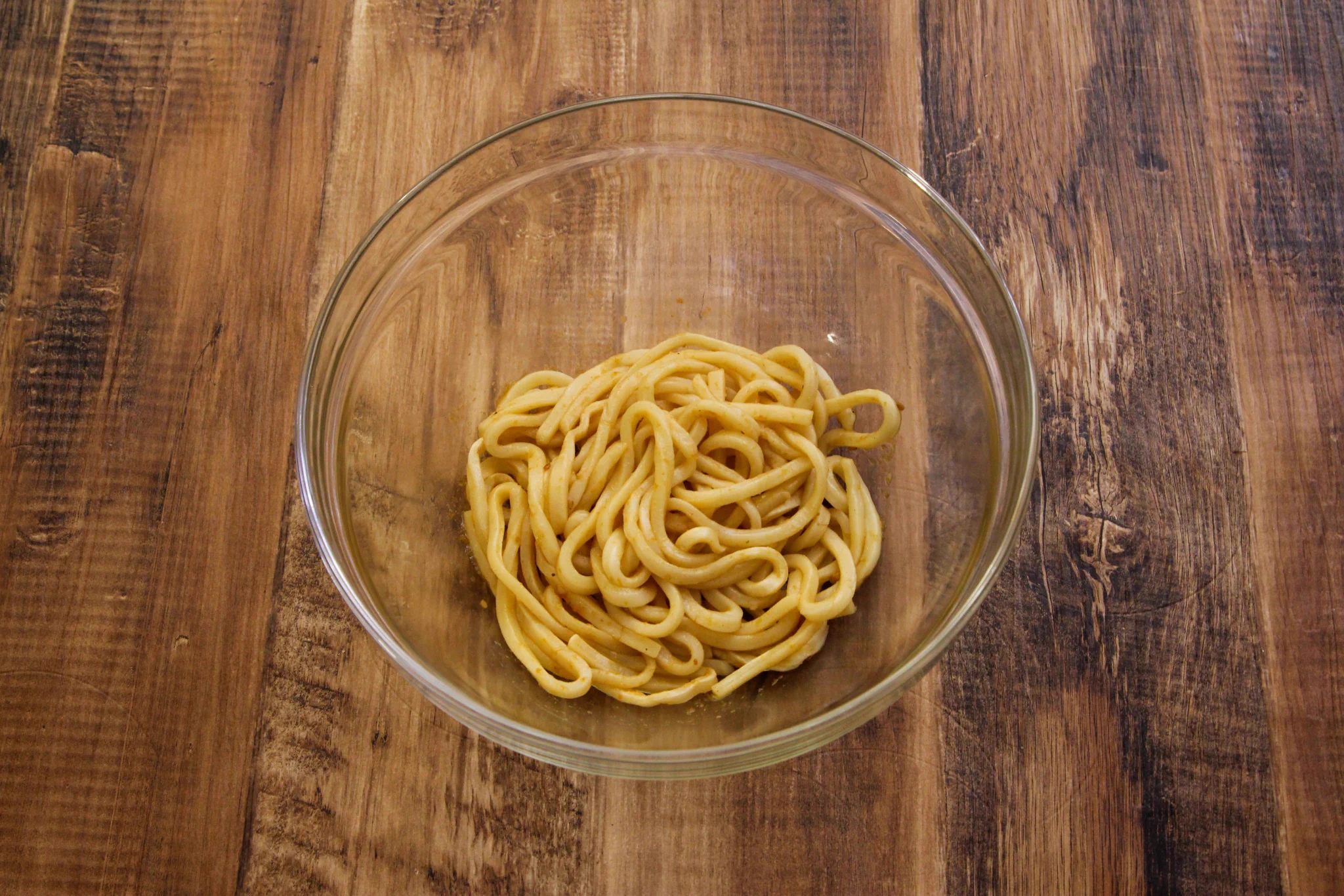 短時間でぱぱっと食事を作りたいときにもぴったりそう！すごく簡単でお手軽な「うどん」レシピ！