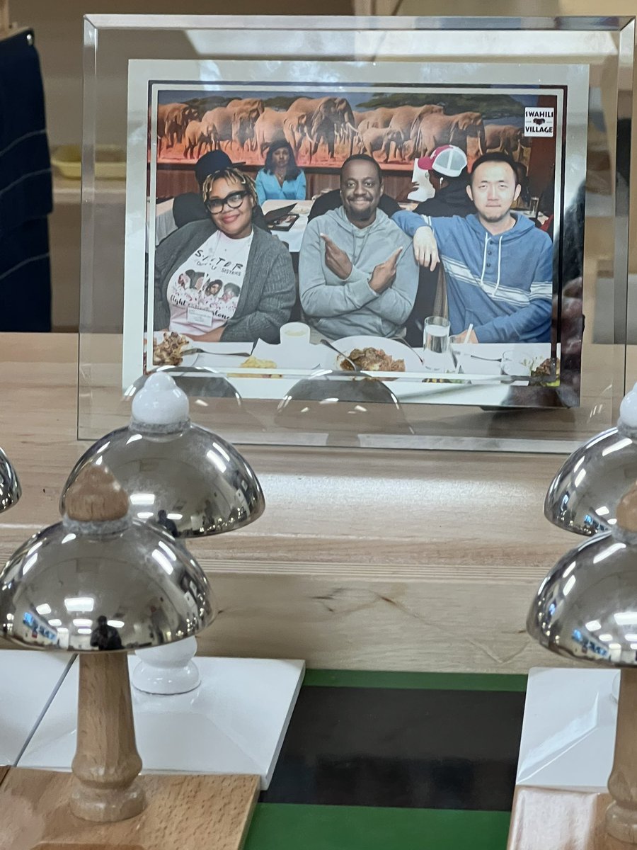 My students are loving this Montessori family photo! #mppicon2022