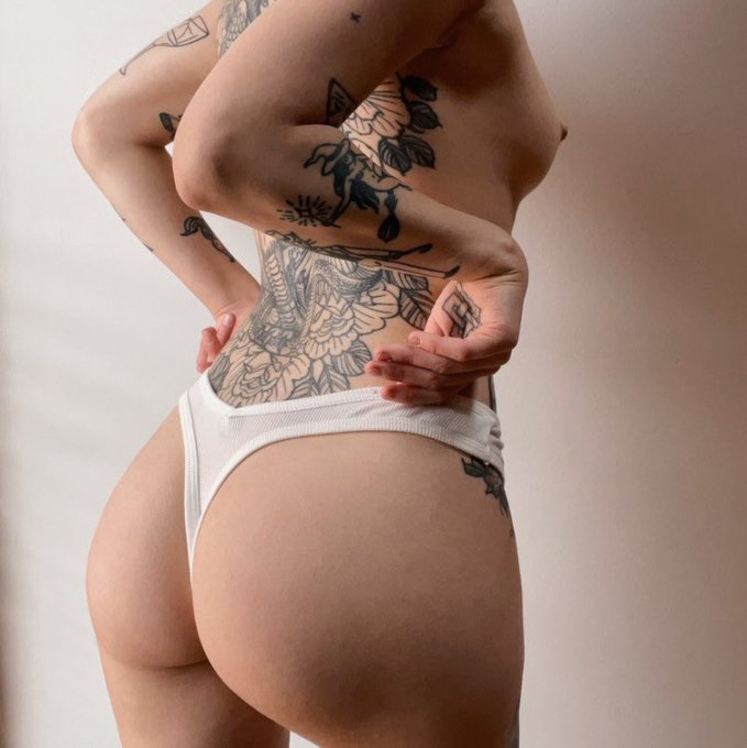 Just sold these to a lucky fan!  Time to go make them nice &amp; wet 😏 https://t.co/6fVBwr2o4b