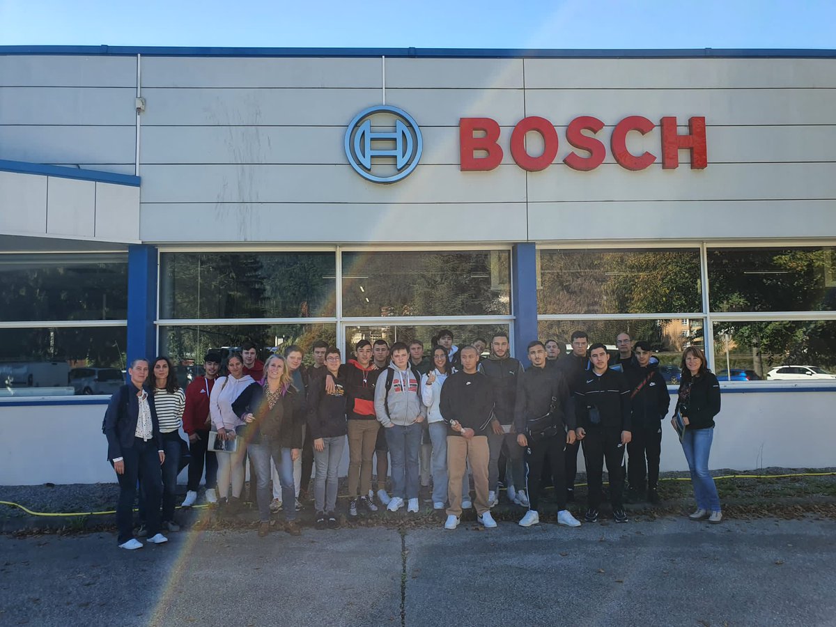 DDFMorez39's tweet photo. Semaine d'intégration 2nd Bac pro micro à Cluses : visite d'entreprises et activités ludiques et sportives. https://t.co/fJd2cubfMD