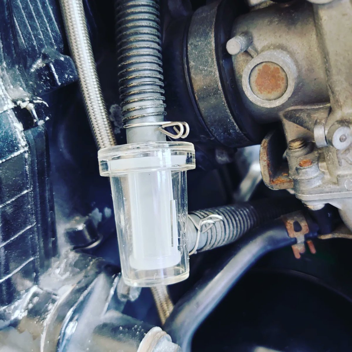 kinya29137757's tweet image. バイクメンテ！
電源ユニット&amp;amp;ガソリンフィルター取付🛠
#デイトナ
#DUNIT
#キジマ
#ガソリンフィルター