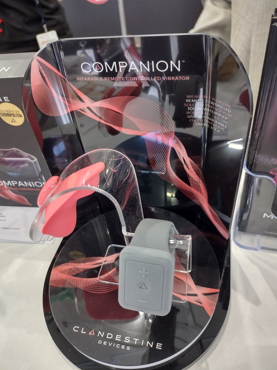 The COMPANION (all caps, we note) from @ClandestineDVC is their new product getting in its time in the sun at #erofame. There's a stay-put magnet to keep it where nature intended... #ETOonline #ETOatEroFame
