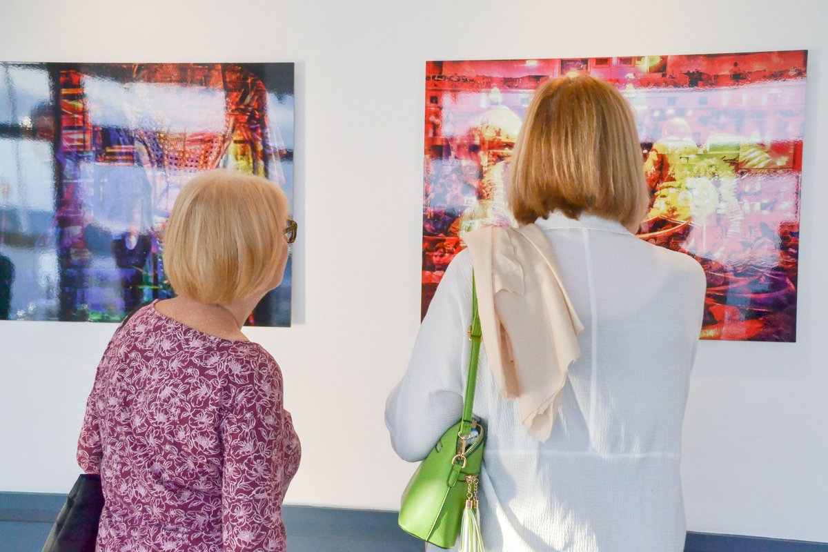 ArtizanGallery's tweet photo. We had a wonderful evening at @PrincessTorquay celebrating with them during @DevonArtistNet #DevonOpenStudios2022 Discover "Spotlight" @MellonyTaperArt in their Bistro - https://t.co/BMNnqOwYWl https://t.co/5ihgdcTXrv