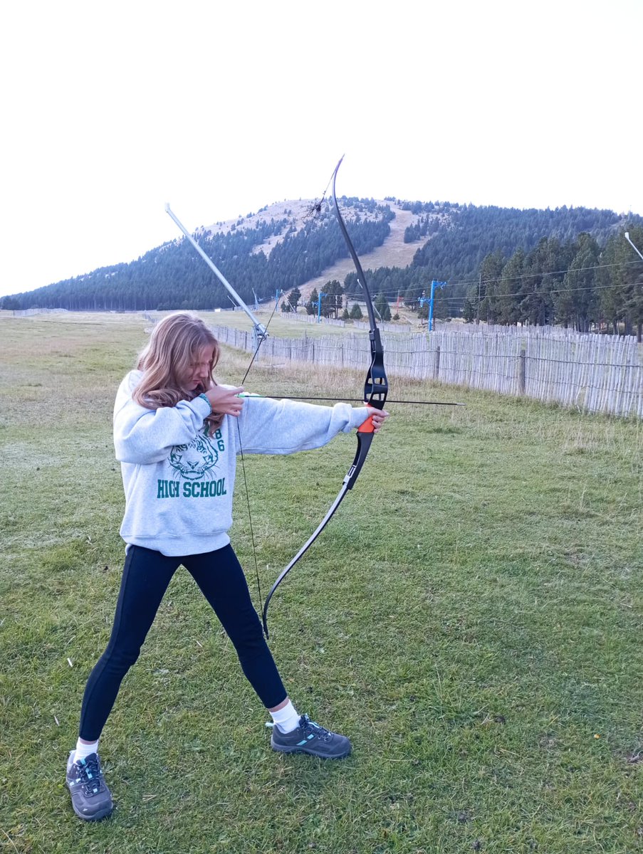 ESO1Virolai's tweet photo. Continuem fent activitats a la muntanya. Fa fresqueta però ens ho passem bé! @EscolaVirolai #convis #2ndeso #parcdaventura #tirambarc https://t.co/KHQLky0nIe