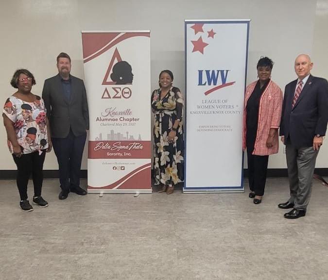 Thank you to everyone who came out to the League of Women Voters of Knoxville/Knox Co. Candidate forum for State Senate, District 7. KAC Social Action committee members are joined by candidates, Richard M. Briggs (R) and Bryan Langan (D) who participated.