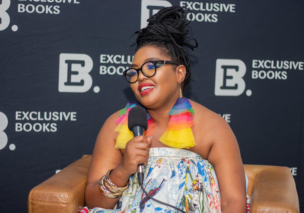 SiyafundaSA's tweet photo. She doesn’t need the spotlight, because she is the light wherever she goes. @dududube 📸 @WhoAreWeSA @VegaTheArtist https://t.co/ZEgDY1DObF