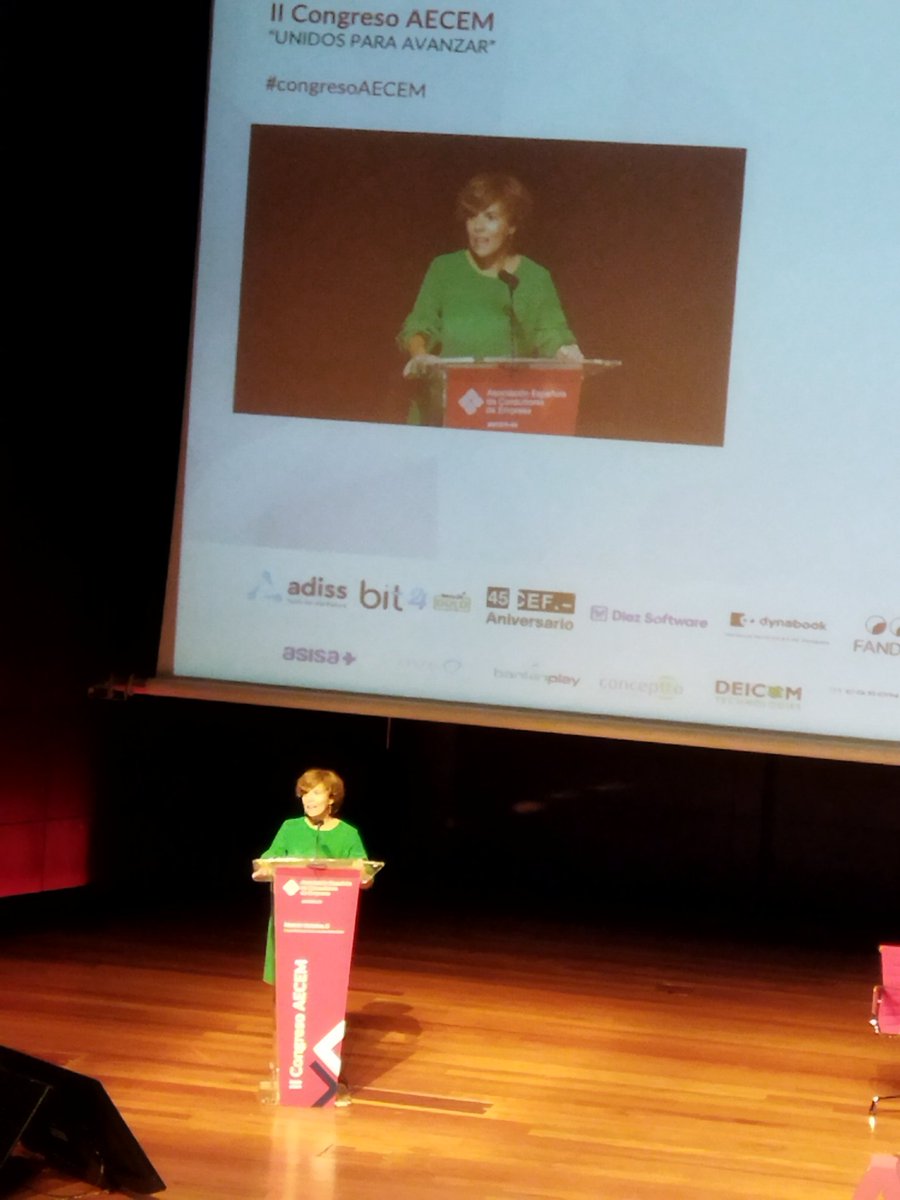 beatriz_anton's tweet photo. "El reto energético no es para una legislatura ni para dos" Soraya Sáenz de Santamaría #congresoAECEM #asociacionAECEM https://t.co/PuvcGxNEIl