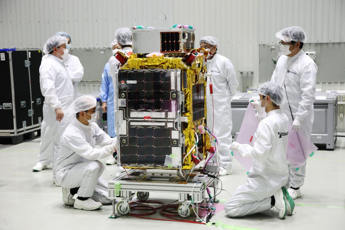 HarwellCampus's tweet photo. Day 3 of #worldspaceweek &amp; we're shining the spotlight on @Astroscale_UK🛰️

They made the move to Harwell last month as they continue to grow &amp; make their mark on cleaning up #space.

https://t.co/gnBcRyxFtx

📷: Astroscale | #cleanupspace #sustainability #sustainabilityinspace https://t.co/q5zQ5TcZHA
