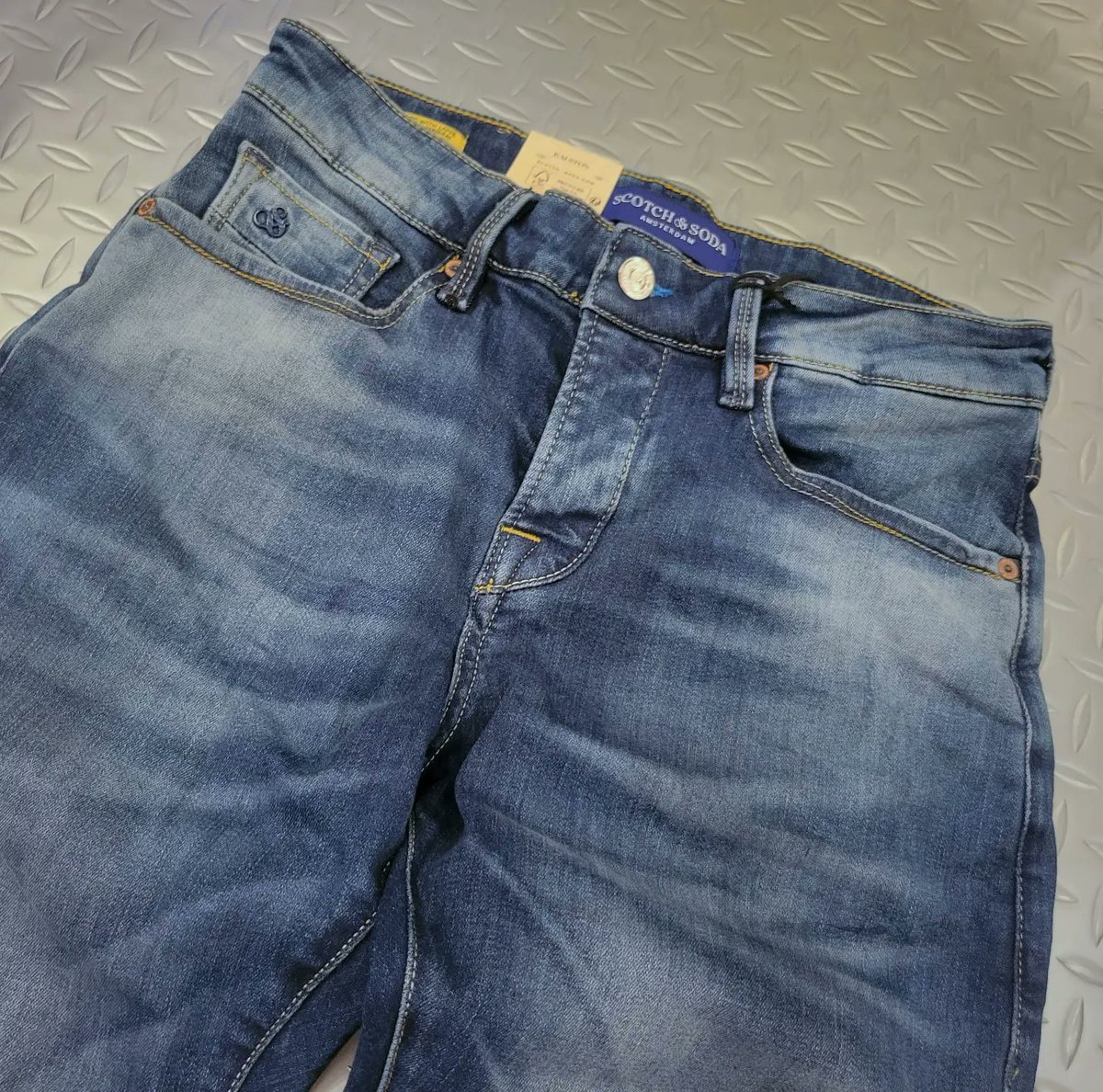 BEEHIGHSHOP's tweet photo. ☆新作続々入荷中☆
スコッチ&ソーダの人気のデニム、ラルストンの新作が入荷しました!
絶妙な中古加工を施したデニム。
縦横に伸びるハイパーストレッチなのでストレスなく着用できますよ。
プライス:24200円
ぜひチェックしてくださいね♪
#scoch&soda#スコッチアンドソーダ #愛知県 #岡崎市 https://t.co/hOVejT8poV