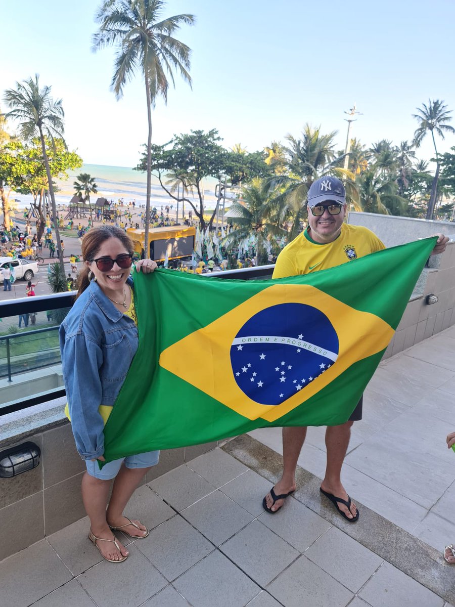 redubeux's tweet photo. #semprejuntos Brasil acima de tudo, Deus acima de todos 🙏🏼🇧🇷

2 turno fechado com @jairbolsonaro https://t.co/6NInq6Zi5p