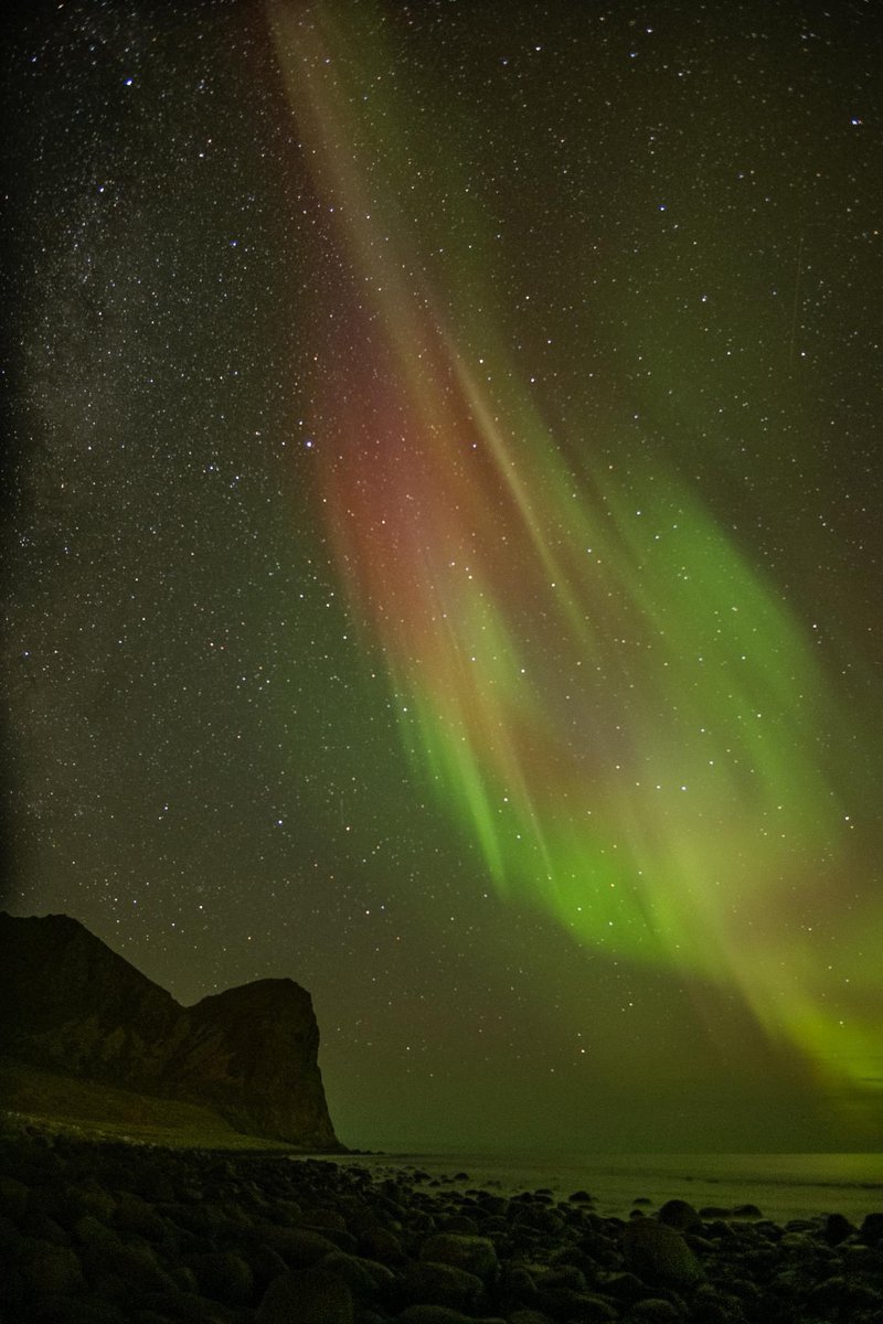SBH2O's tweet photo. #norway #northernlight #lofoten https://t.co/5IriLu9UyT