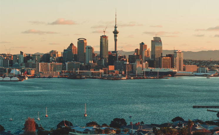 La Banque centrale de #NouvelleZélande a relevé mercredi son principal taux directeur pour la huitième fois consécutive en douze mois 🇳🇿

lepetitjournal.com/auckland/actua…