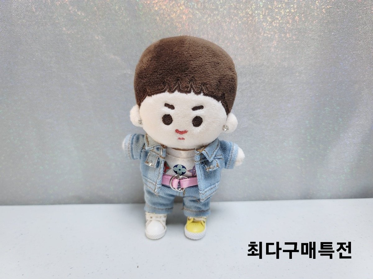sengbutique's tweet photo. 선착특전 , 최다구매특전

패션의 완성은 목걸이와 귀걸이 아니겠어요?ㅎ 등커스는 가섬팍도 파여있어서 목걸이가 꼭 필요한거같아 선착특전으로 준비했습니다~😁 
펜던트와 귀걸이는 원하시는걸로 선택할수 있습니다.선착에 해당된 분께 디엠으로 선택지 보내드릴게용^^ https://t.co/CQltgMT6uG