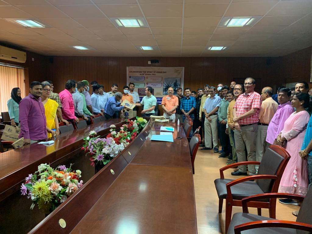 CgstHowrah's tweet photo. #AKAM
On 06.10.2022,Howrah CGST &amp; CX Comm’te organised a webinar, Distribuition of Jute Bags(Celebrating the Khadi Day), and Painting Competition(Theme Freedom Struggle) to promote the usage of jute product and commemorating the Swadeshi Movement &amp; Freedom Struggle. . https://t.co/H8uN9NnoxM