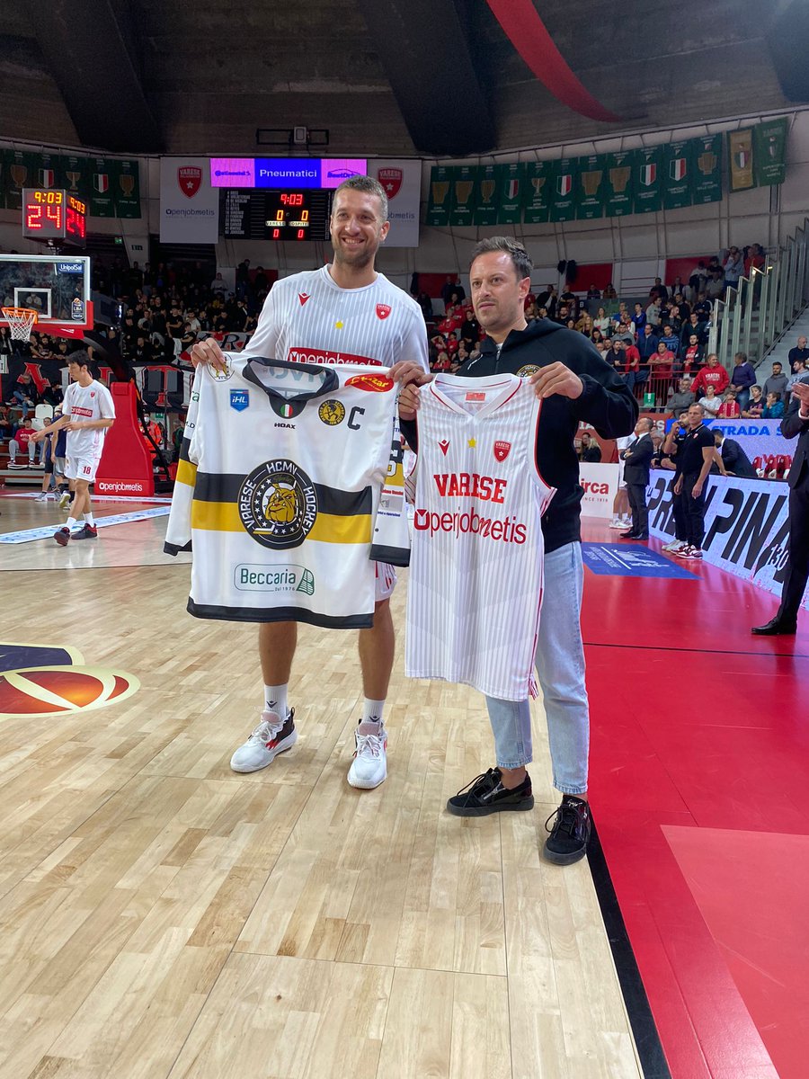 <a href="/OrgoglioVarese/">Orgoglio Varese</a> è vicino allo sport del territorio: felici di questa nuova partnership tra due realtà sportive che abbiamo sempre sostenuto. <a href="/PallVarese/">Pallacanestro Varese</a>  e #hockeyclubmastinivarese insieme si vince! #orgogliovarese