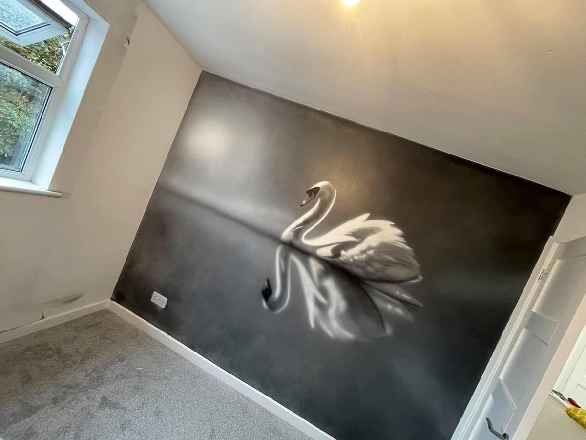 Creativemuraluk's tweet photo. Swan painted on a bedroom wall nursery to be. 
This one just oozes class and elegance 
The whole image is sprayed onto the wall and gives a unique look too really nice and this one is protected too to prevent any damages or scratches.  
#tesa #iwatta #art #Creative #murals https://t.co/ELXjW103dJ