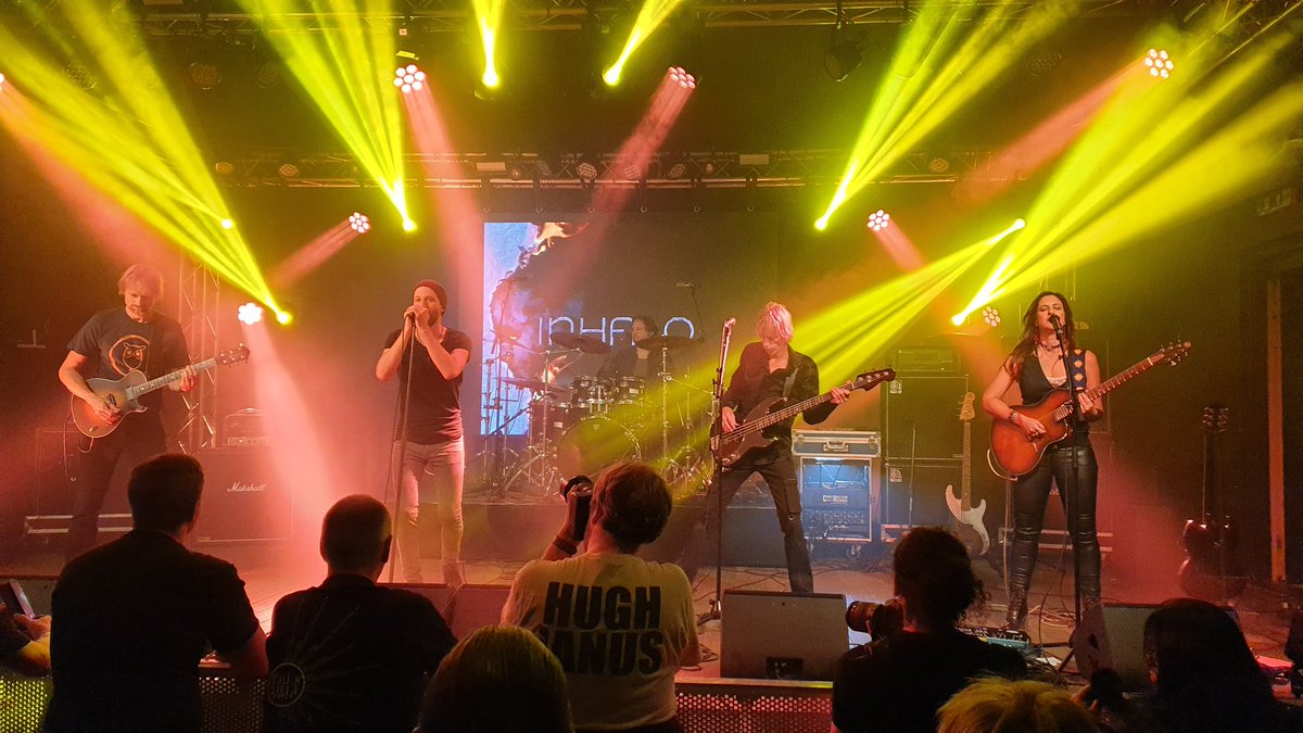 Sym246's tweet photo. Dutch band INHALO opened day 2, introducing their wonderful debut "Sever" in an amazing way 🎶😎🤘

#inhalo #progpower #mostlymetal #progrock #ppe2022 #newmusic https://t.co/R9YbuUIFYe