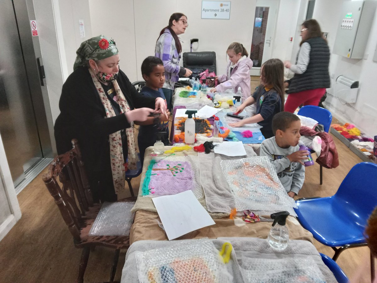 Tom__Cummings's tweet photo. Week 3 of 6 of Arts and Crafts at The Cloisters (where is this year going?)

Felting landscapes of our favourite places!

Fun had by kids and big kids alike 😅🎨

@HabintegNI @NIPolicingBoard https://t.co/CvVsFN9nBS