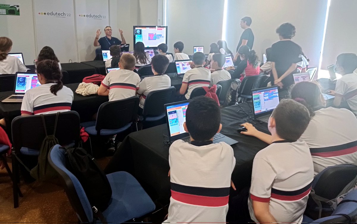 MMM_Academy's tweet image. Taller #SpeedCoding 👩🏻‍💻 Disfrutando del evento 🥳 #EDUTECHRM 🔝 repleto de una gran variedad de actividades tecnológicos 🤖⚙️ @FIntegraDigital 👏