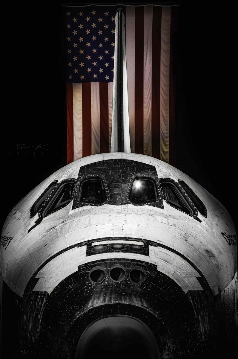 Happy #Thursday y’all!  Today, show me something that represents where you’re from. Country, state, town, milestone…ANYTHING that you can be proud of, representing where you’re from.  
Mine is the #SpaceShuttleDiscovery with the #AmericanFlag. 
Like/Comment/#ReTweet your favs!