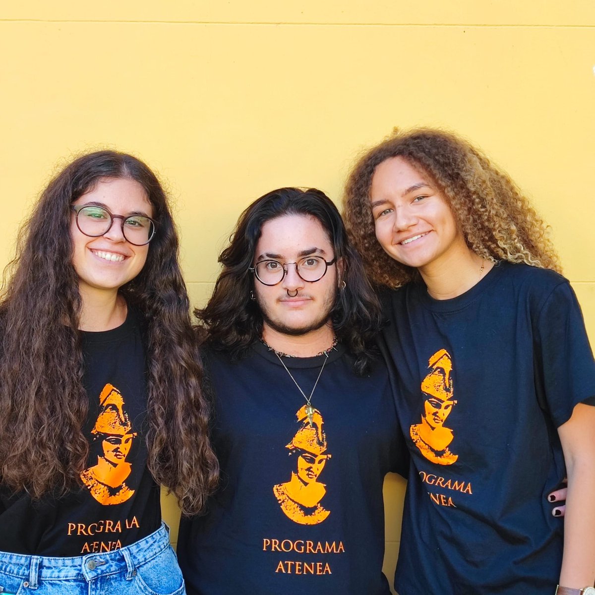 f_humanidades's tweet photo. Beatriz Marques(Grado en TeI-Inglés), Macarena Santos(Doble grado en CC. Ambientales y G.ª e H.ª) y Sam Mora(Doble grado en Humanidades y TeI-Inglés) son los becarios del #ProgramaAteneaUPO de #HumanidadesUPO el curso 22-23, ¿sabes cómo pueden ayudarte?➡️ https://t.co/JSbEfuPzQU https://t.co/DP84WjUYwg