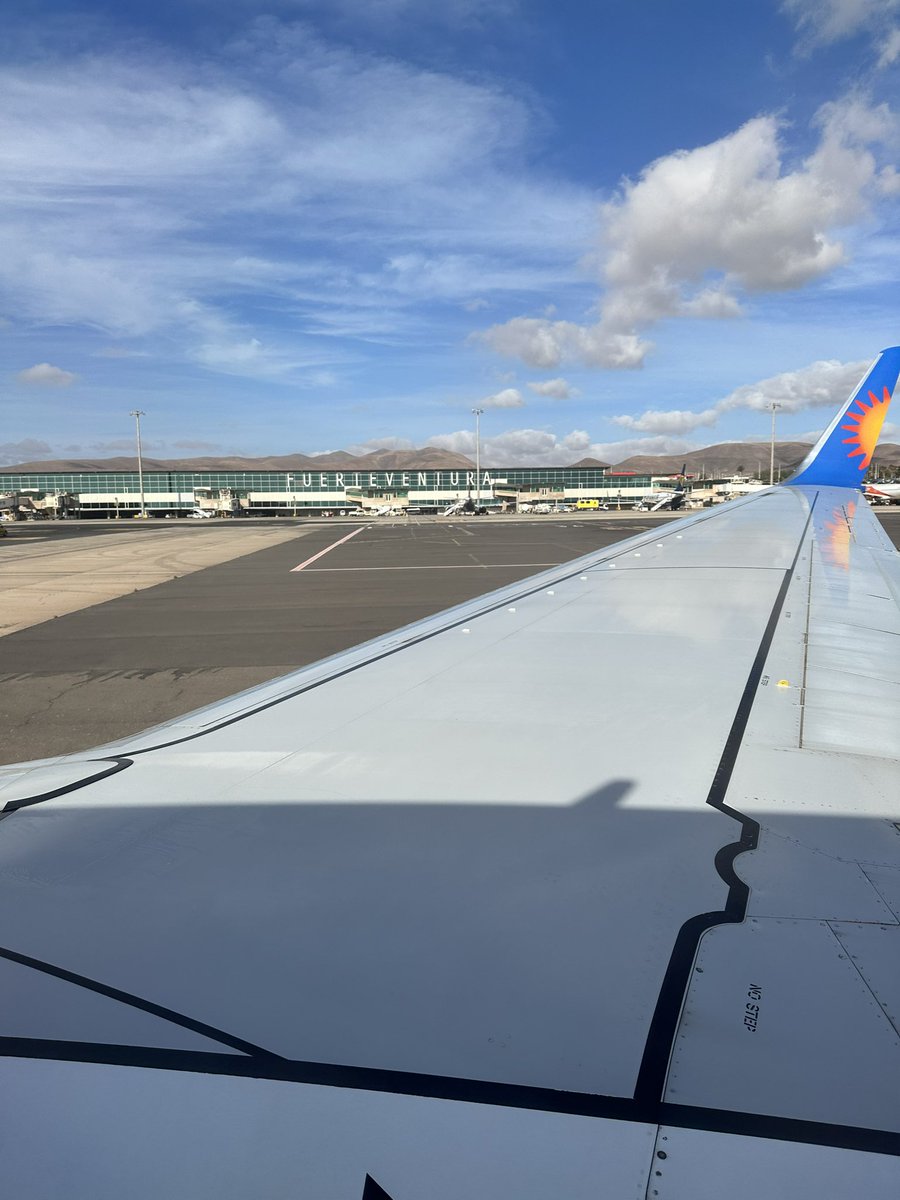 thereadingpara's tweet photo. Hello!!! ππ» #Fuerteventura #JulesLeave https://t.co/GeOJklbT4W