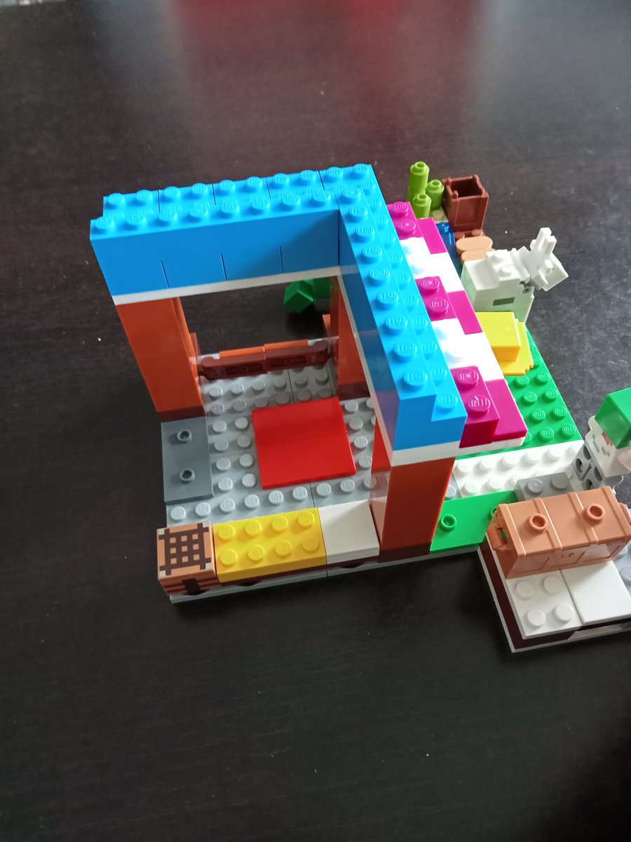 PrescilliaDufo1's tweet photo. 🌳🍂 je me suis amusée à construire la boulangerie Minecraft de ma fille 🍂🌳 #Minecraft #minecraftlego https://t.co/35gcP2vsrY