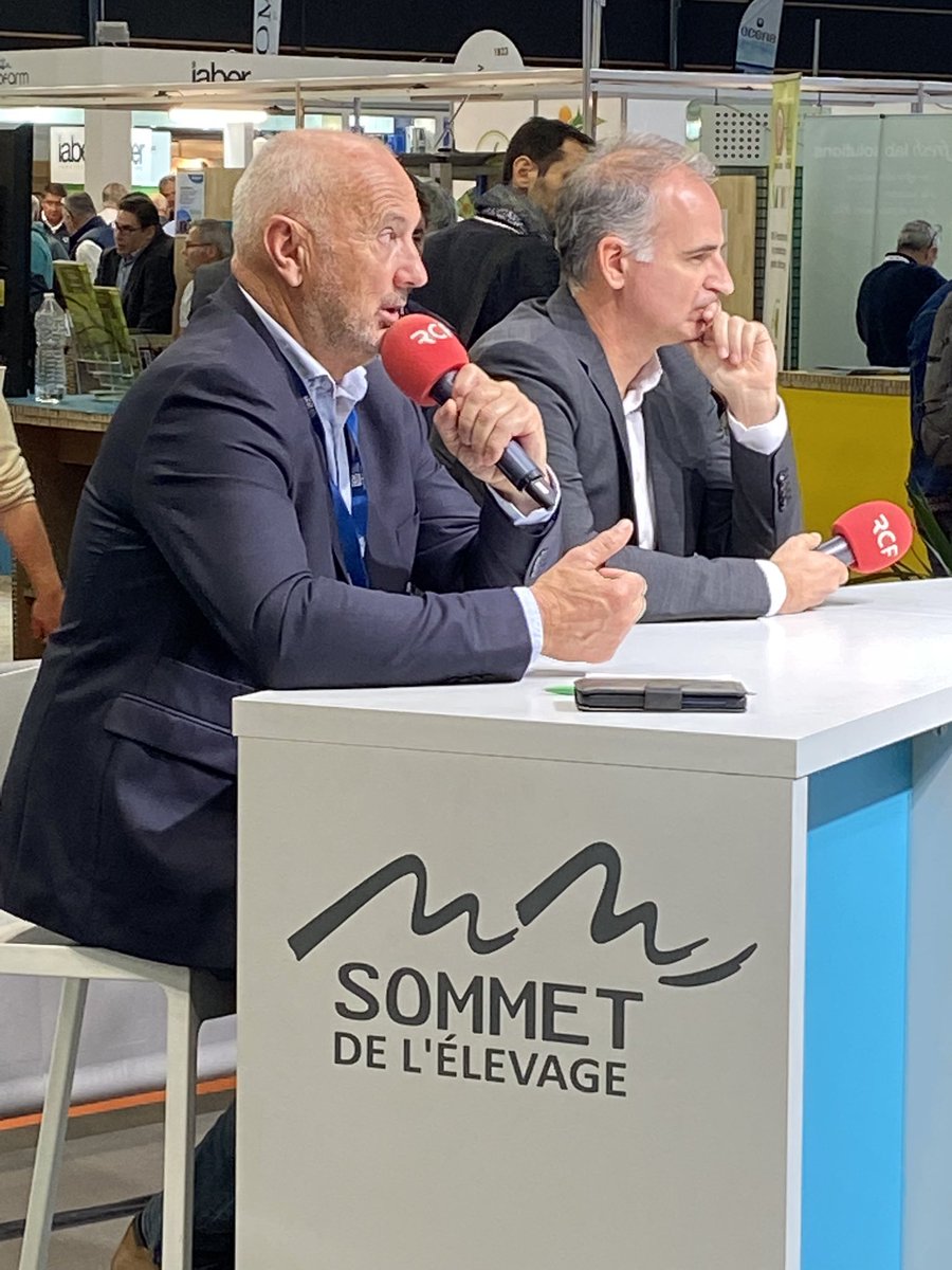 msaAuvergne's tweet photo. Philippe Panel, Président de la @msaAuvergne invité sur @RCFPuydeDome @RCFHauteLoire 📻 au @SommetElevage pour évoquer les dispositifs d’accompagnement de la MSA dans le cadre de la transmission / installation des exploitations. https://t.co/HdJMVLGKGJ