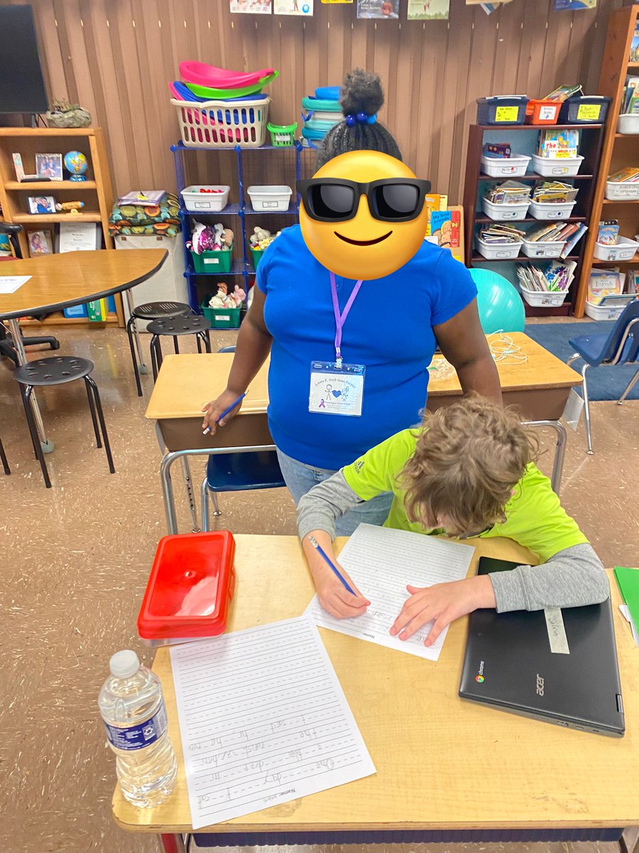 A student sample share and peer feedback on strengths, led a young writer to guide another to write his sentence. Students loving writing and loving to help each other. #EKDevolves