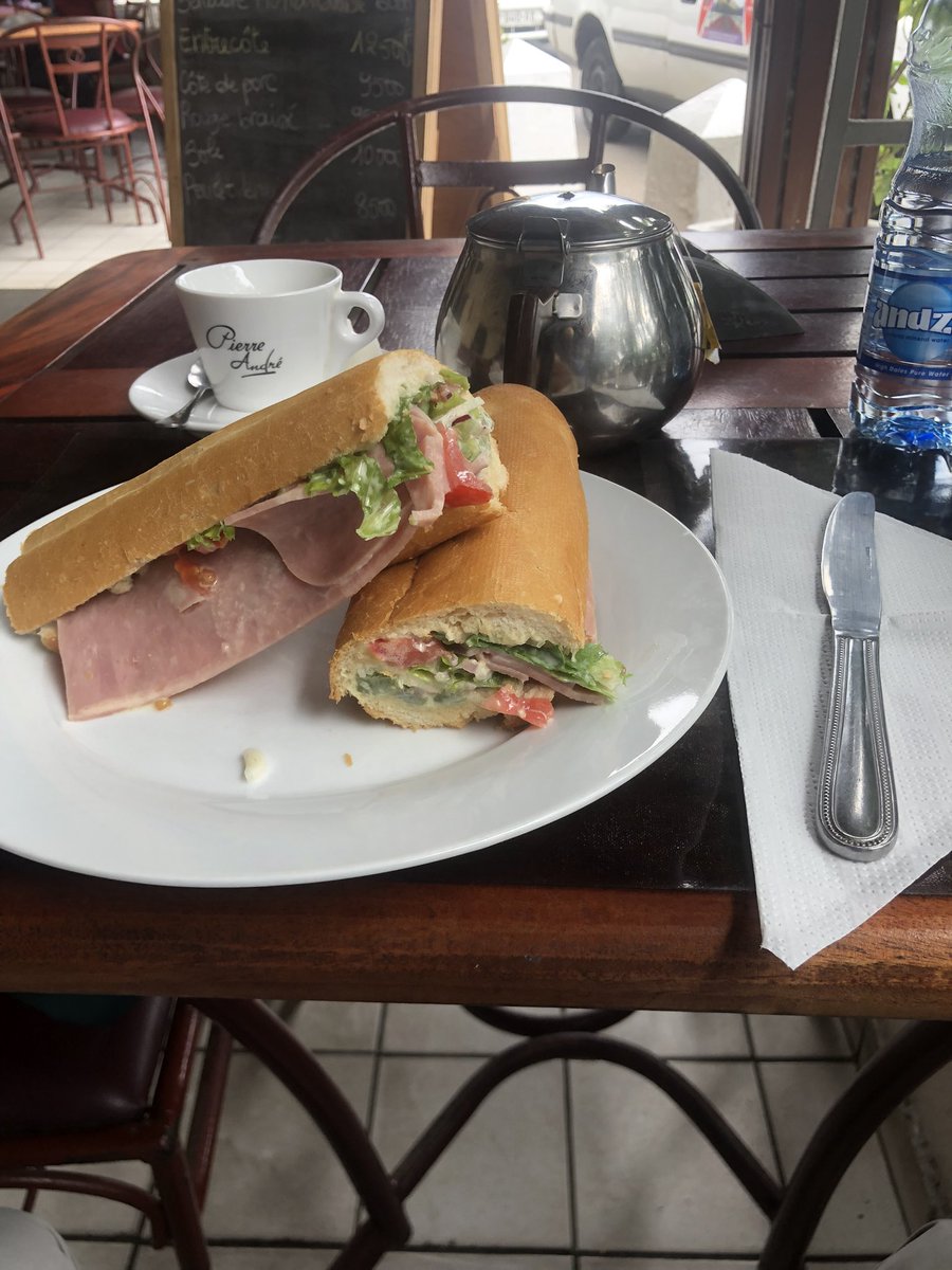 dimitriemane's tweet photo. Un petit déjeuner https://t.co/sXbPX6U23J