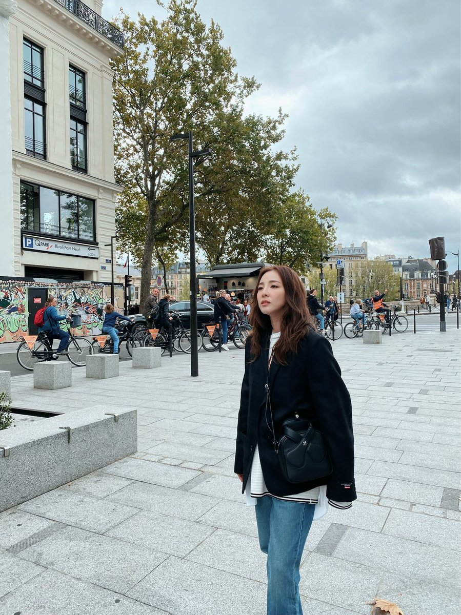 krungy21's tweet photo. 마지막날 공항가기전, 유일한 자유시간>.< 요즘 젤 핫하다는 사마리텐 백화점에 가보았어요~😀 다라지앵 ㅋㅋ https://t.co/BRxHP8nOSu