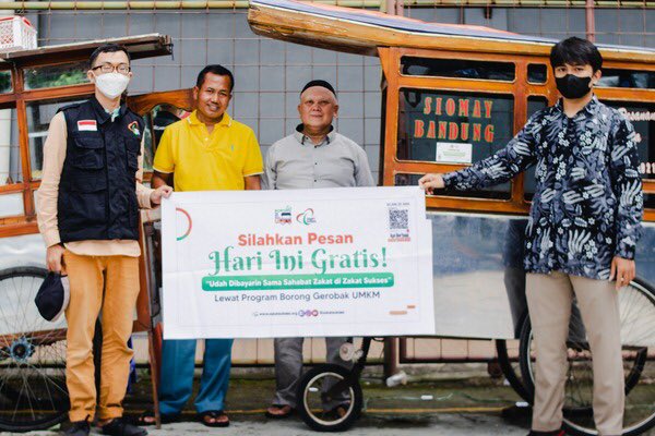 ZakatSukses's tweet photo. LAGI, Zakat Sukses Bogem Dua Pedagang di Sukmajaya ✨
Pada Jumat (09/09/2022) Pukul 13.00 WIB di Masjid Jami' Al Muhajirin, LAZ Zakat Sukses telah menemukan dua pedagang sekaligus yang akan dibogem.
Baca berita selengkapnya melalui : https://t.co/XbkjuNHanN
#Bogem #CHAEUNWOO https://t.co/GcY3JpBoF2