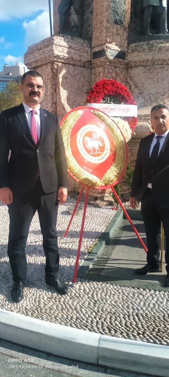 istanbuldp's tweet photo. İl Başkanlığı heyetimiz, İstanbul’un kurtuluşunun 99. yılında Taksim Cumhuriyet Anıtı’nda düzenlenen çelenk sunma törenine katıldı. https://t.co/R8PME3f7Tv