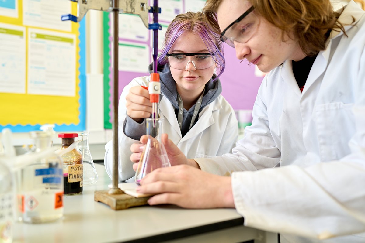 Could you offer a valuable #science-based #workplacement? 🧪🔬

#Workplacements have many benefits and come at no financial cost to your #business. Read more➡️bit.ly/3Ot7wAF

If you think you could help, reach out to us at 📧placements@yorkcollege.ac.uk or ☎️01904 770830