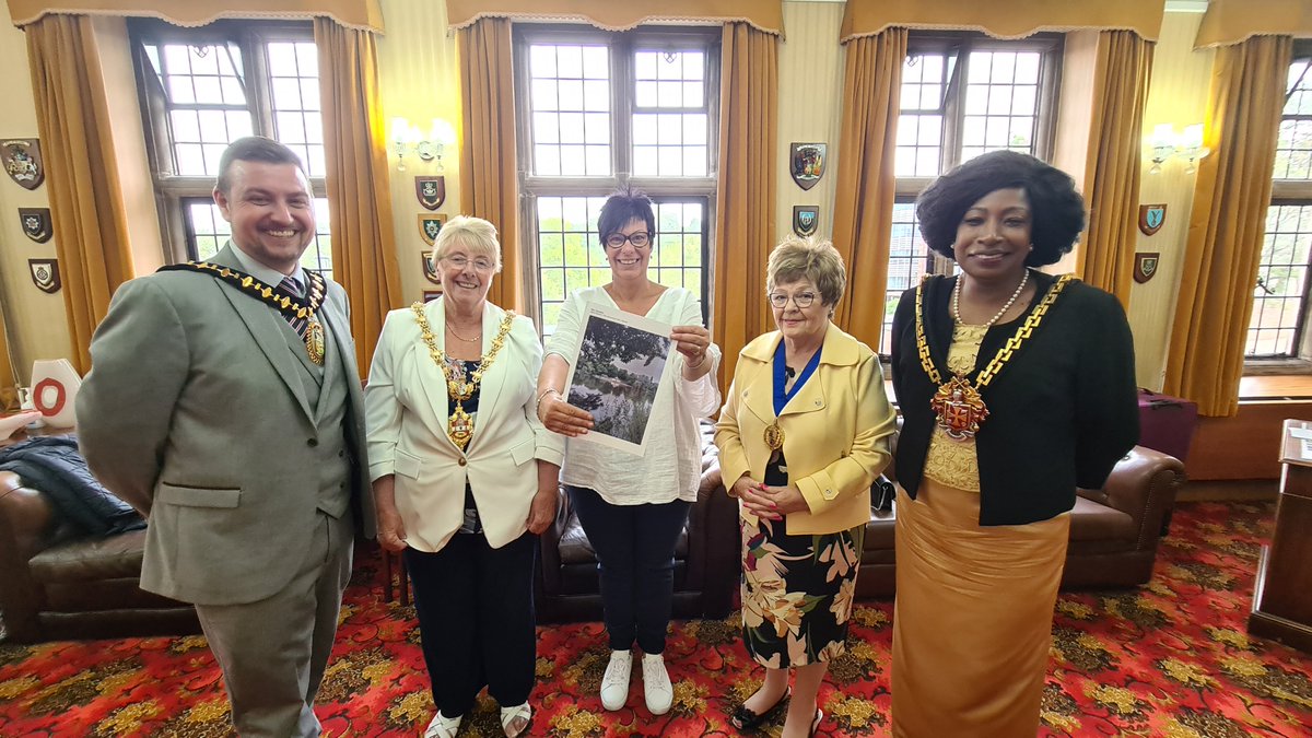 BCgeopark's tweet photo. Here are the Mayors of the Black Country along with Jane Lamine from the geopark on the day the Mayors chose their winning entry... https://t.co/4wTwJVnt4P