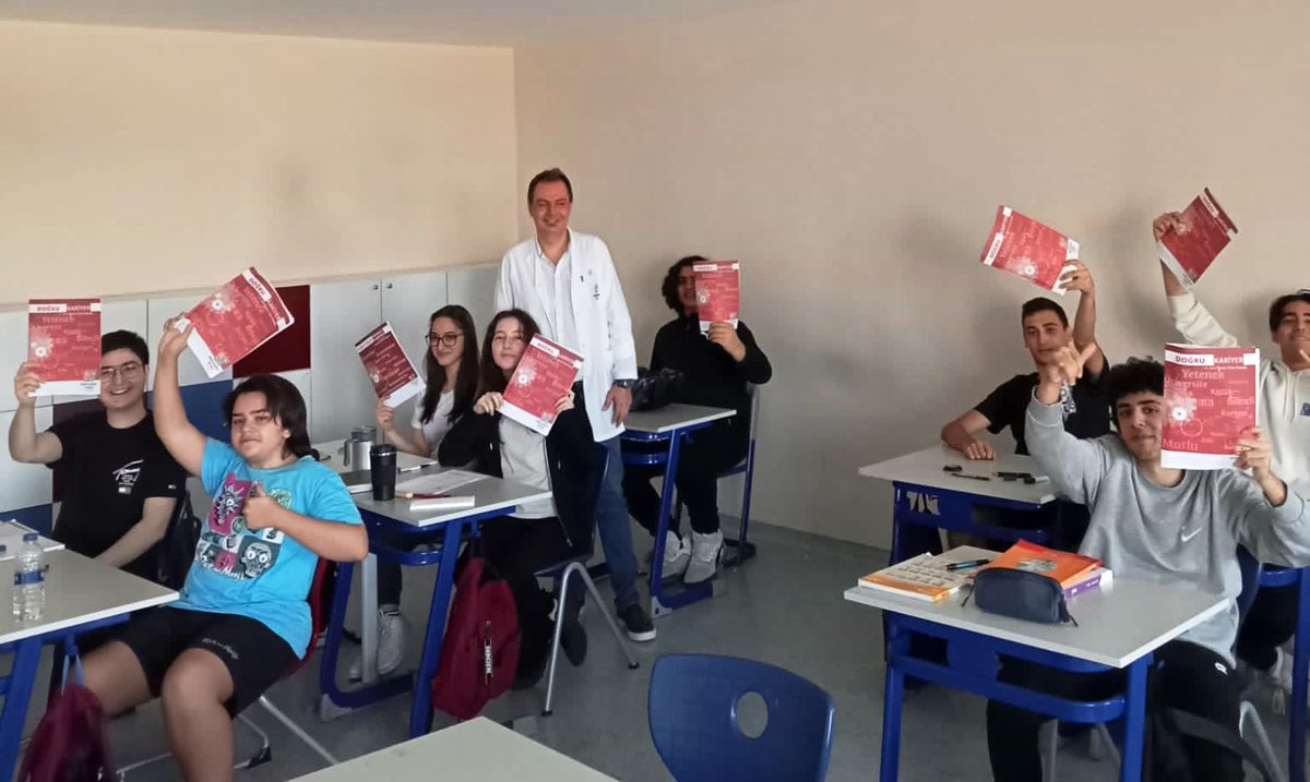 Hayalden Hedefe Yolculuğum‼️ 
💎Spesifik
💎Ölçülebilir
💎Ulaşılabilir 
Anadolu Lisesi öğrencilerimize kariyer yolculuğunda eşlik eden tecrübeli öğretmenlerimiz ile Mentorluk Uygulamamızın ilkini gerçekleştirdik. 
❤️💙 #karem