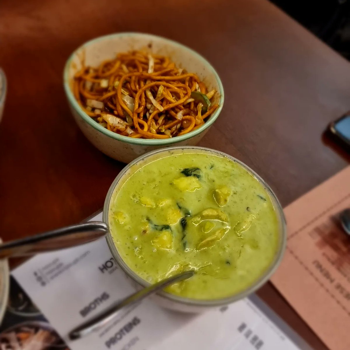 238Ali's tweet photo. #aboutlastnight✨ @novupk #instafoodgram #foodie #dinner #chinesefood #chickencashew #thaigreencurry #garlicrice🍚 #chowmin 
Taste:7/10
Value for money:6/10
Service: 6/10 can be improved 

“One cannot think well, love well, sleep well, if one has not dined well.”
– Virginia Woolf https://t.co/yU3TiujvI3