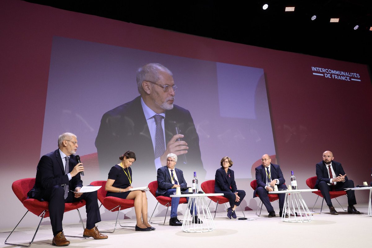 sbastien_martin's tweet photo. Chers participants à notre convention des @IntercoDeFrance : notre nécessité, notre légitimité, notre avenir n’est plus une question. 

Lorsque nous travaillons en intercommunalité, nous réussissons ! 

Alors profitez de ce moment pour être encore plus forts ensemble #Interco2022 https://t.co/9BhUPNbeeu