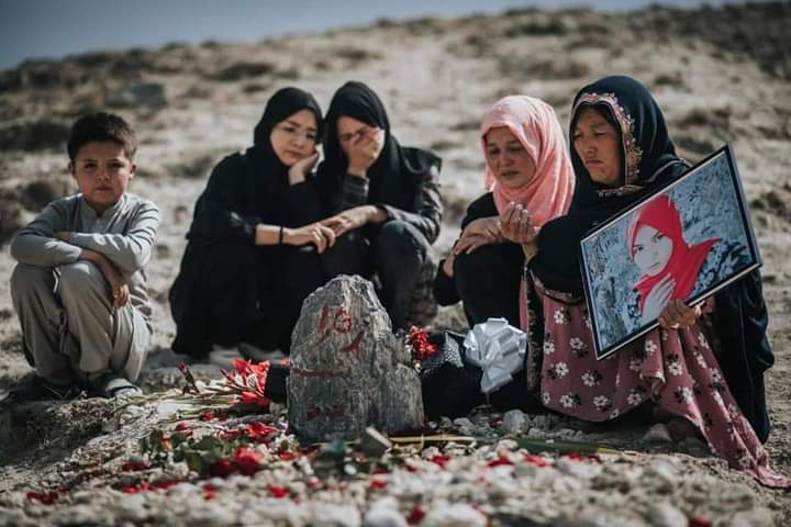 FahimiMohadese's tweet photo. کنار هم می‌مانیم تا ریشه نفرت را بخشکانیم؛
هزاره نسل علم و افتخار است!
#StopHazaraGenocide‌‌ https://t.co/TWl90uxEHQ