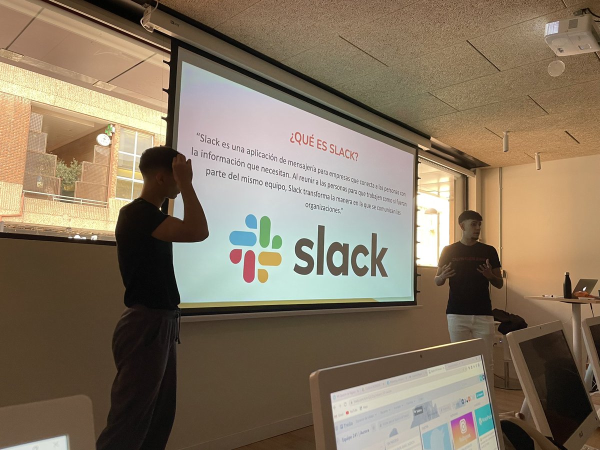 ClaraEnaRod's tweet photo. Hoy aprendemos de Slack 🤓 con @PabloRicoMKT y @AMSerrulla 📝 #clase6 #equipo241 @aulaCM https://t.co/loZaqazQJS