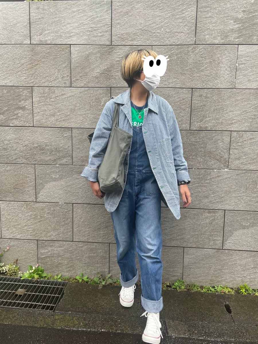yumi220218's tweet photo. 本日はリクエストコーデの日🎉
「ブルー系オーバーオールを使ったメンズコーデをして欲しい」との事。
#OshKosh 70年代ビンテージカバーオール(ヒッコリー)
#JOHNBULL オーバーオール
#TODAYedition
#LLbean
#リクエストコーデ
#こんなん出来ました〜
#次の着画は土曜日です👋 https://t.co/RkVFfqijbz