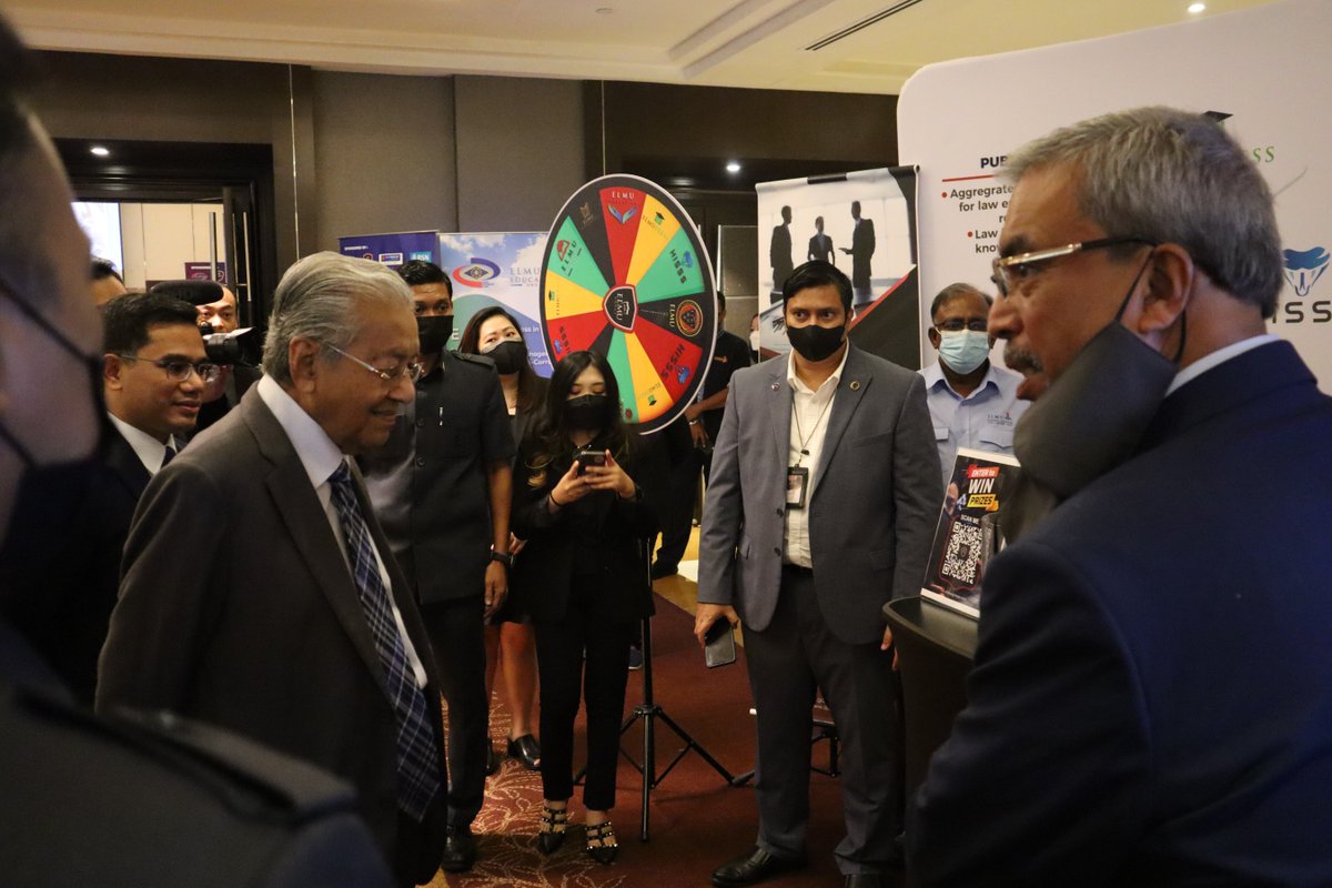 elmu_university's tweet photo. Our ELMU Group CEO, Dr Kay was one of the invited panel speaker on the topic of Bribery and Integrity at the ADFIM National Conference on Integrity and Governance held at Intercontinental Hotel Kuala Lumpur.
#elmugroup #lawenforcement #education #anticorruption #adfim https://t.co/zIOM8iE8n3