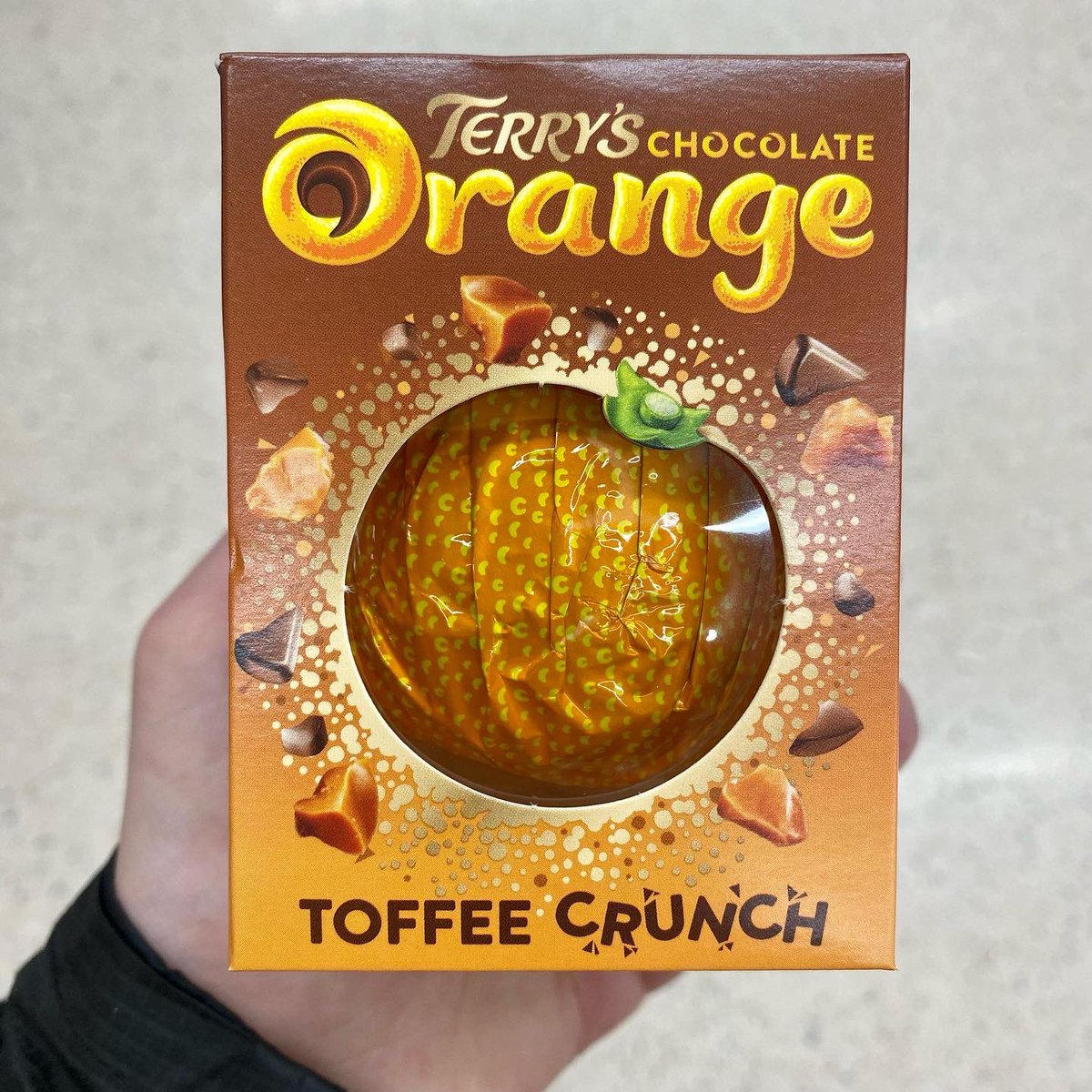 Terrys Chocolate Orange Toffee Crunch is now in Tesco! 🍊 #tesco #christmas #chocolateorange #terryschocolateorange #snacks